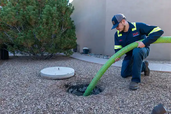 septic tank services Devine
